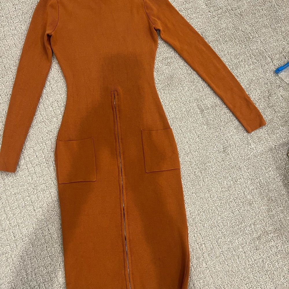 Worn once, Rich Brick Color Fitted Mid-length Dress